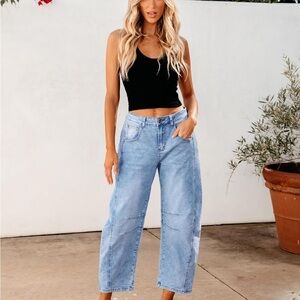 SOLD Light Wash Barrel Jeans Size M / 28-29”